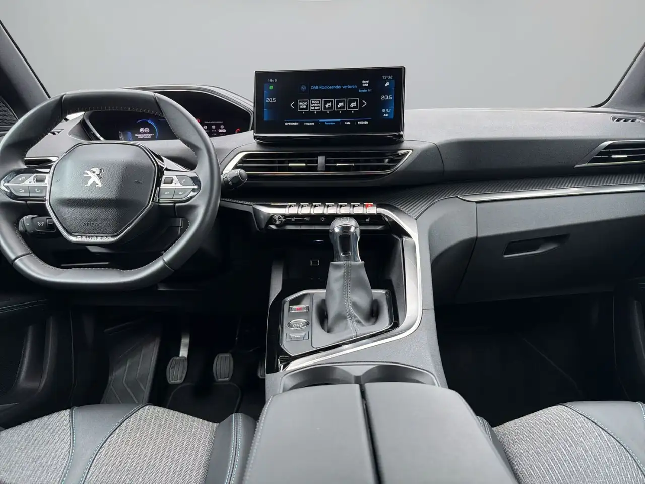 Peugeot 5008 1.2 PureTech 130 ALLURE LED+Navi+SHZ+360+LM — Galerie du véhicule 14