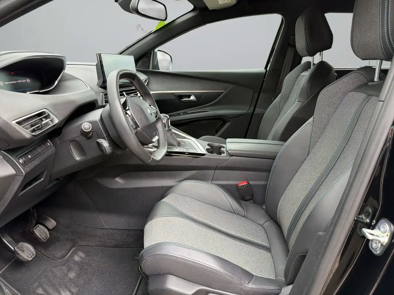 Peugeot 5008 1.2 PureTech 130 ALLURE LED+Navi+SHZ+360+LM — Galerie du véhicule 9