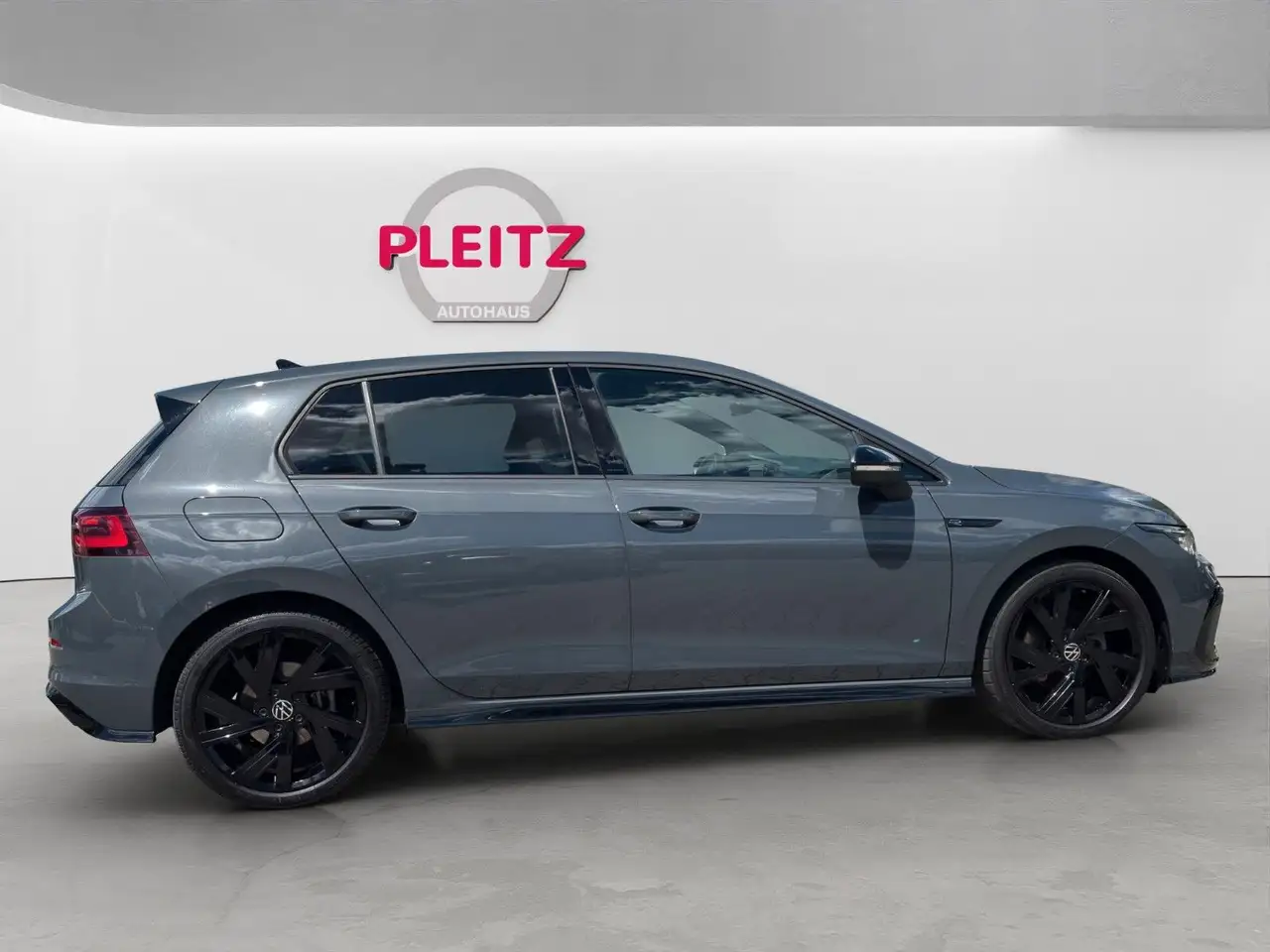 Volkswagen Golf VIII R-Line eTSI DSG | AHK Matrix H&K — Galerie du véhicule 8