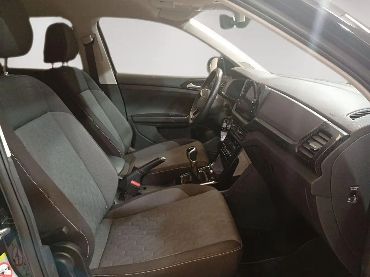 Volkswagen T-Cross 1.0 TSI Life 70kW — معرض صور السيارة 5