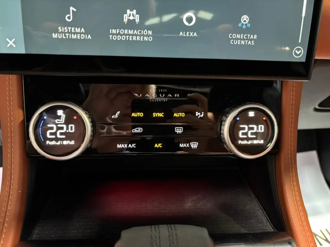 Jaguar F-Pace 2.0D l4 MHEV R-Dynamic S Aut. AWD 204 — Vehicle gallery 18