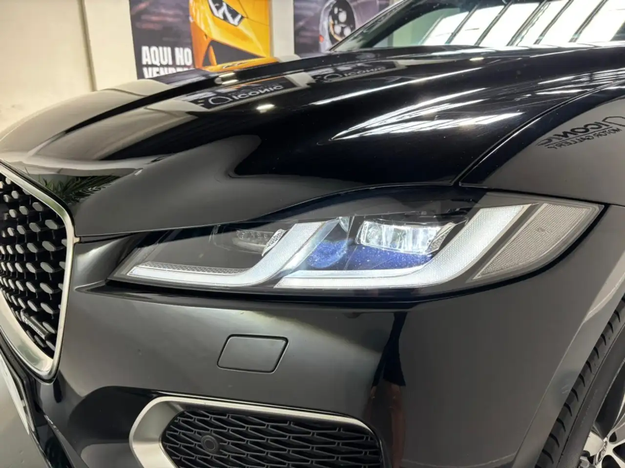 Jaguar F-Pace 2.0D l4 MHEV R-Dynamic S Aut. AWD 204 — Vehicle gallery 12
