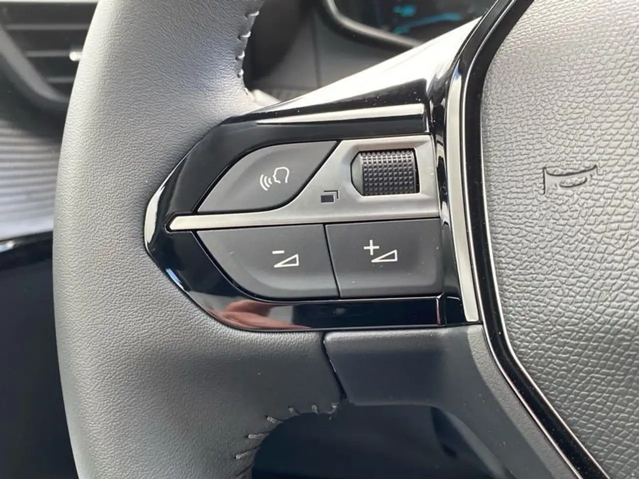 Peugeot 208 Active Eléctrico 136 — Galería del vehículo 13