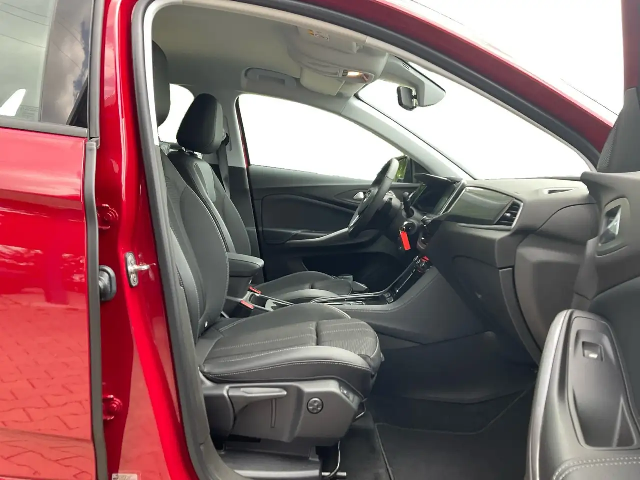 Opel Grandland 1.2 Turbo Automatik 360°- Kamera — Vehicle gallery 17
