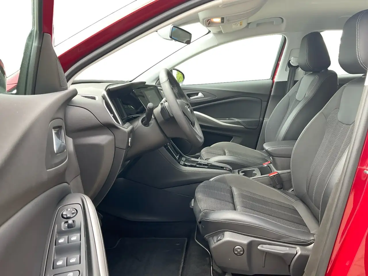 Opel Grandland 1.2 Turbo Automatik 360°- Kamera — Vehicle gallery 11