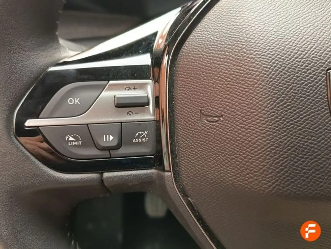Peugeot 308 1.2 PureTech S&S Allure 130 — Vehicle gallery 13