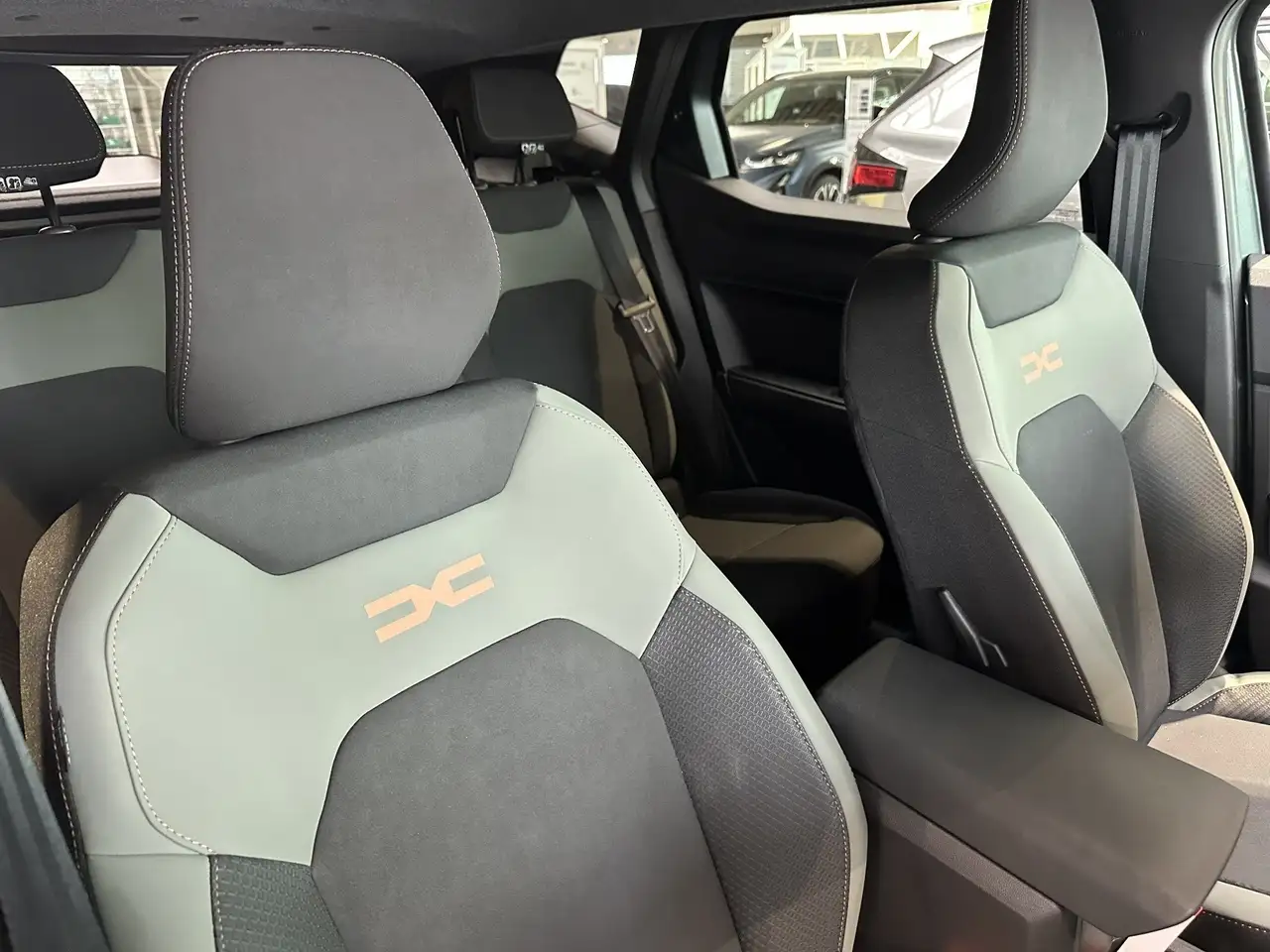 Dacia Duster Extreme ECO-G 100 — Vehicle gallery 13