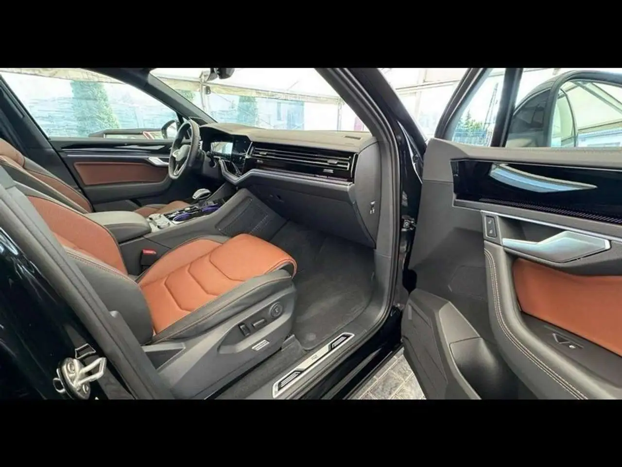 Volkswagen Touareg 3.0 TSI R-Line 4Motion — Galerie du véhicule 10