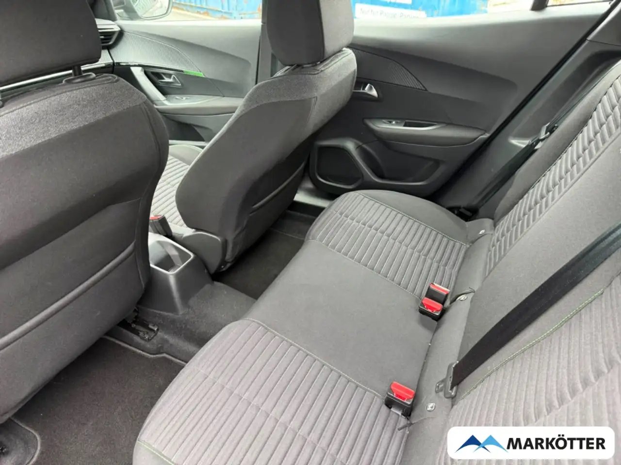 Peugeot 2008 Active CARPLAY/DAB/LED/PDC/SHZ/TEMP/ — Galería del vehículo 29