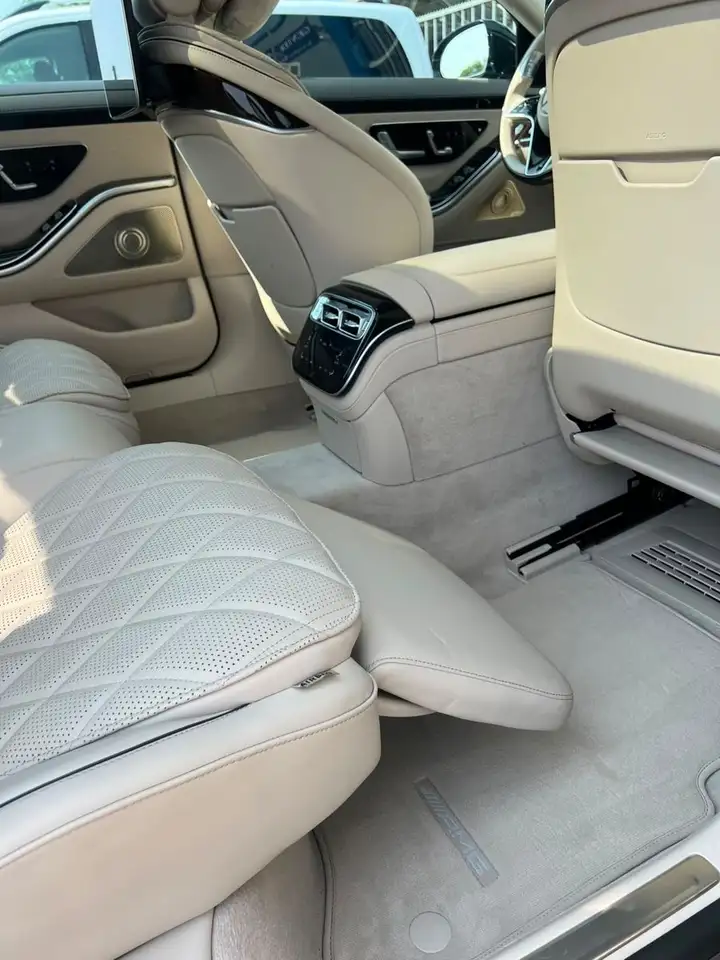 Mercedes-Benz S 580 LANG 4M AMG-LINE PANO FOND-ENTERT HUD 360° — Galerie du véhicule 16