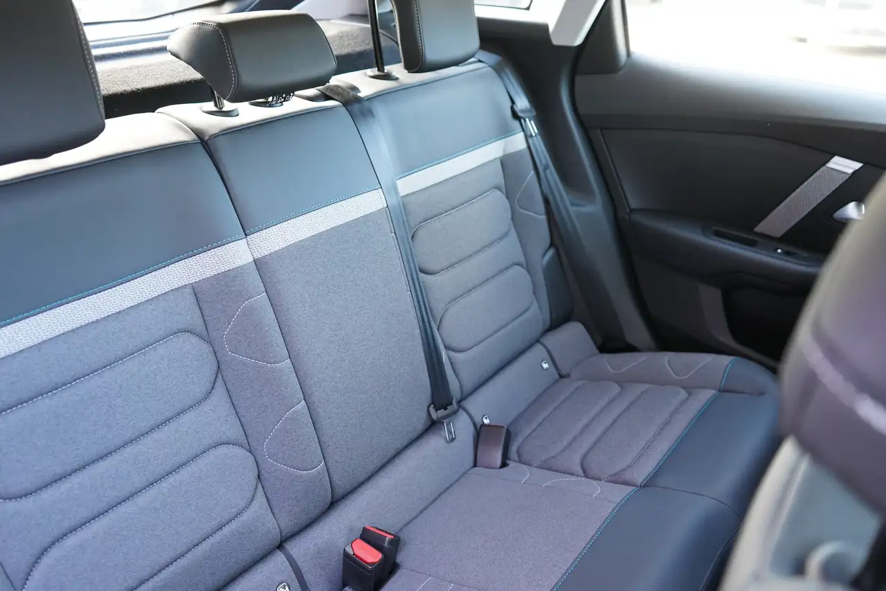 Citroen C4 PureTech 130 Aut. LED Navi Kamera Spurhalte — Galerie du véhicule 30