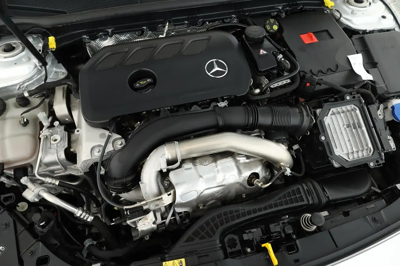 Mercedes-Benz A 250 4M Progressive Matrix Digi Navi ACC Kam 17 — Vehicle gallery 7