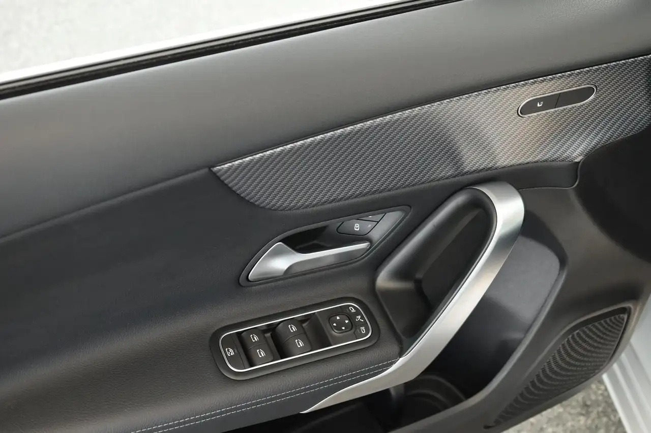 Mercedes-Benz A 250 4M Progressive Matrix Digi Navi ACC Kam 17 — Vehicle gallery 11