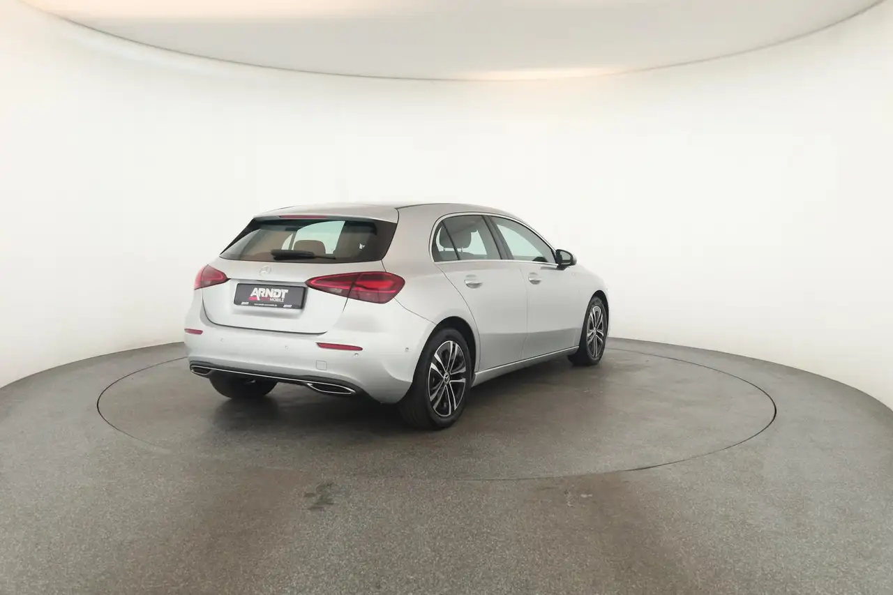 Mercedes-Benz A 250 4M Progressive Matrix Digi Navi ACC Kam 17 — Vehicle gallery 23