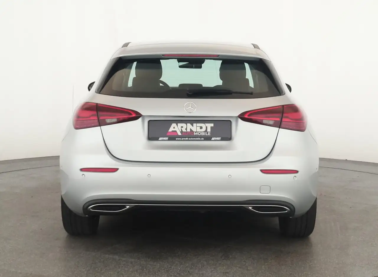 Mercedes-Benz A 250 4M Progressive Matrix Digi Navi ACC Kam 17 — Vehicle gallery 4