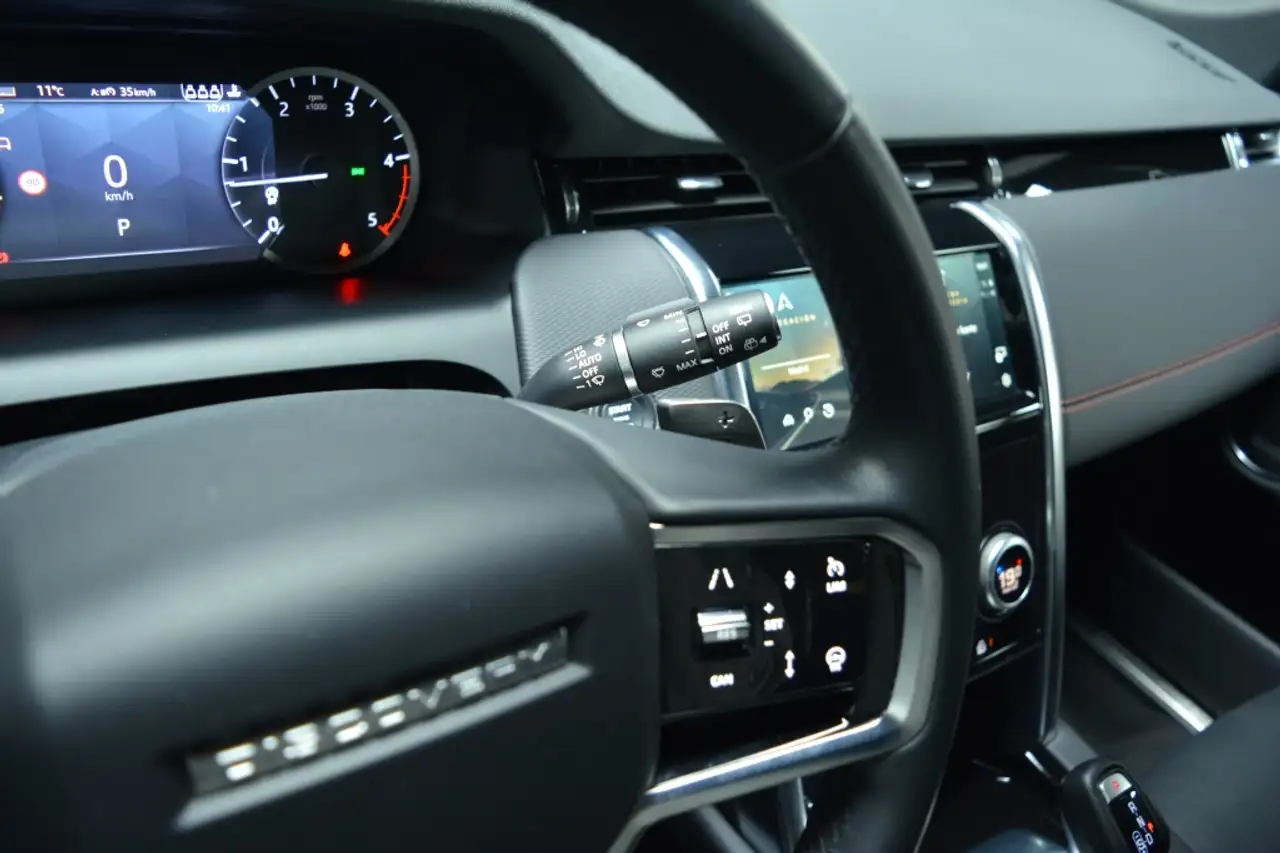 Land Rover Discovery Sport 2.0D TD4 MHEV R-Dynamic SE AWD Auto 204 — معرض صور السيارة 27