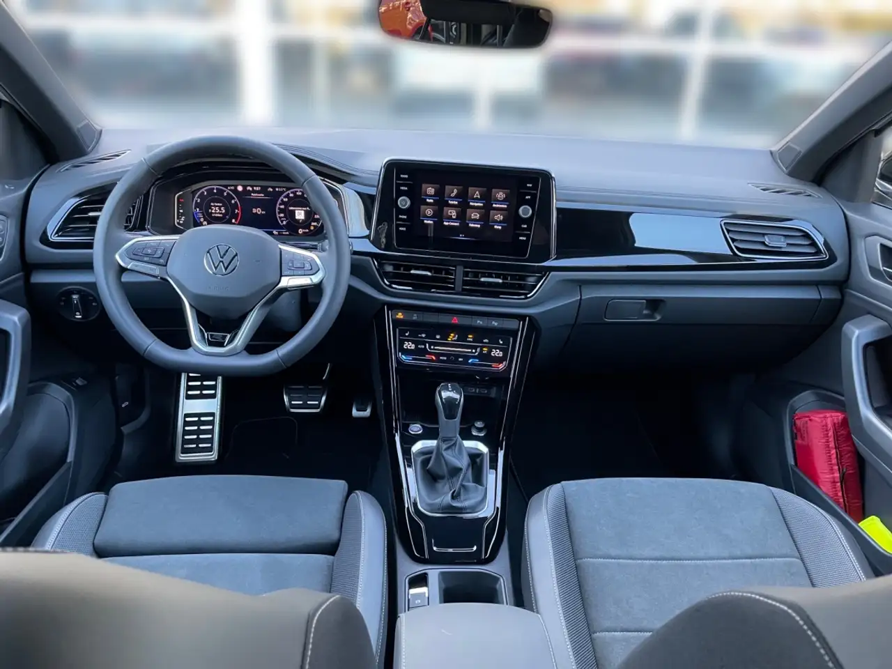 Volkswagen T-Roc R-Line BlackStyle 1.5 TSI DSG R-KAMERA LED — Galerie du véhicule 12
