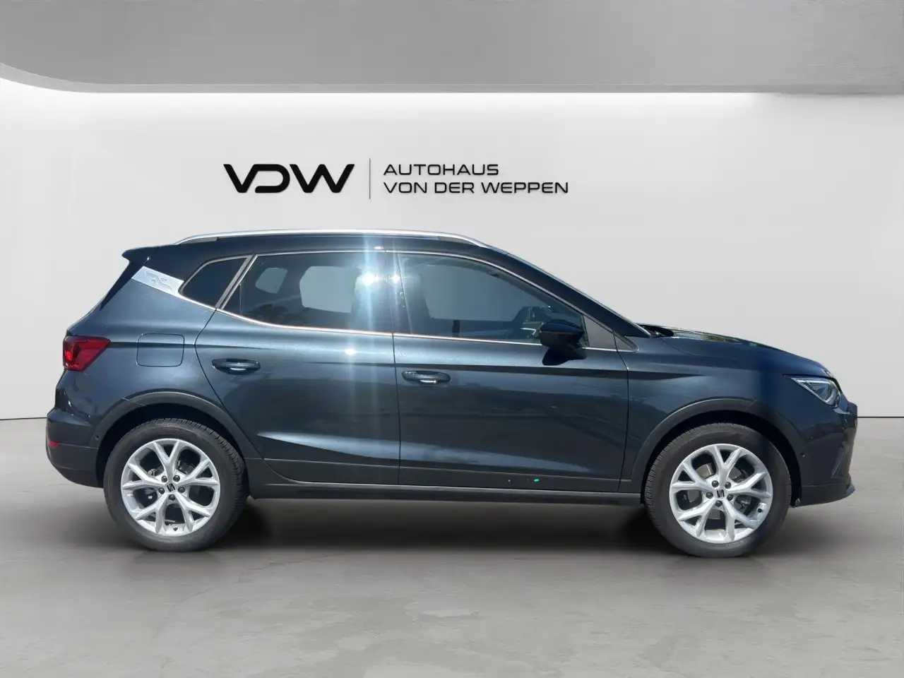 SEAT Arona FR TSI Kamera SHZ PDC Dinamica FullLink — Vehicle gallery 9
