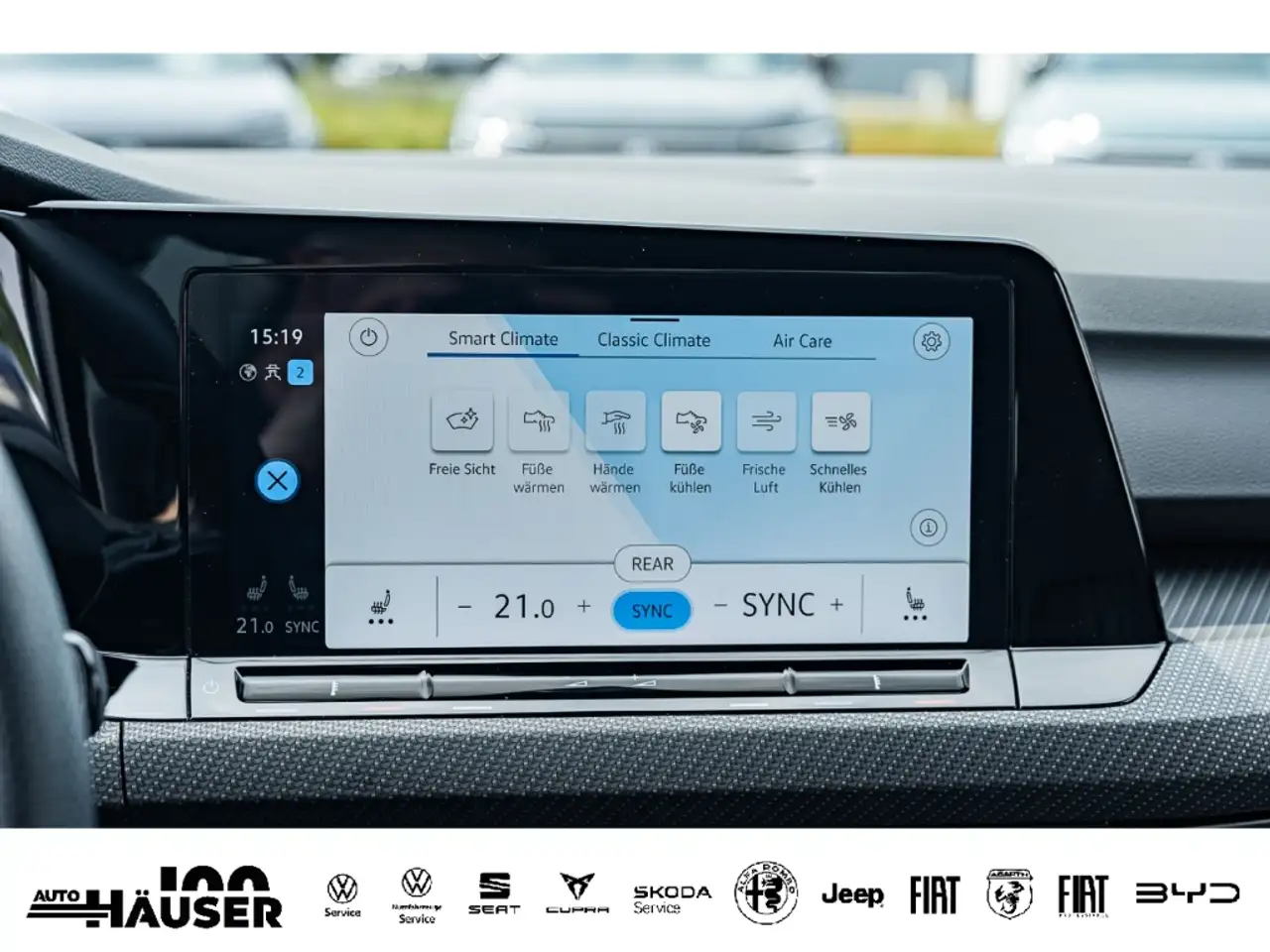 Volkswagen Golf VIII R-Line 1.5 eTSI DSG AHK H&K NAVI KAMERA ACC P — Vehicle gallery 23