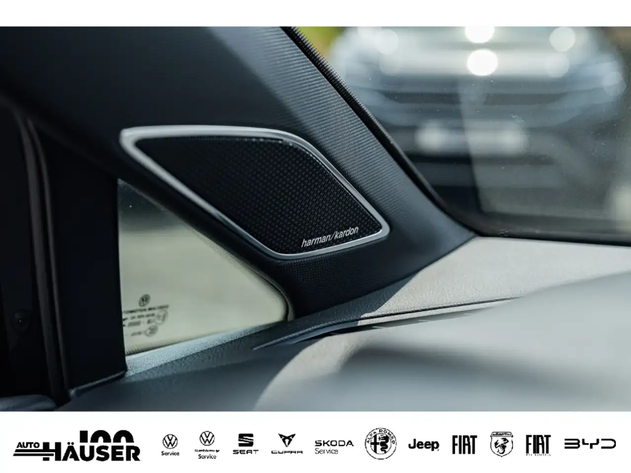 Volkswagen Golf VIII R-Line 1.5 eTSI DSG AHK H&K NAVI KAMERA ACC P — Vehicle gallery 28