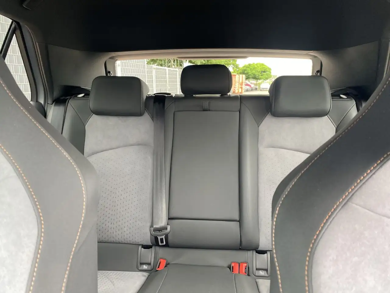 CUPRA Born 150 kW Edition Dynamic Navi ACC RFK Sitzh. — معرض صور السيارة 9