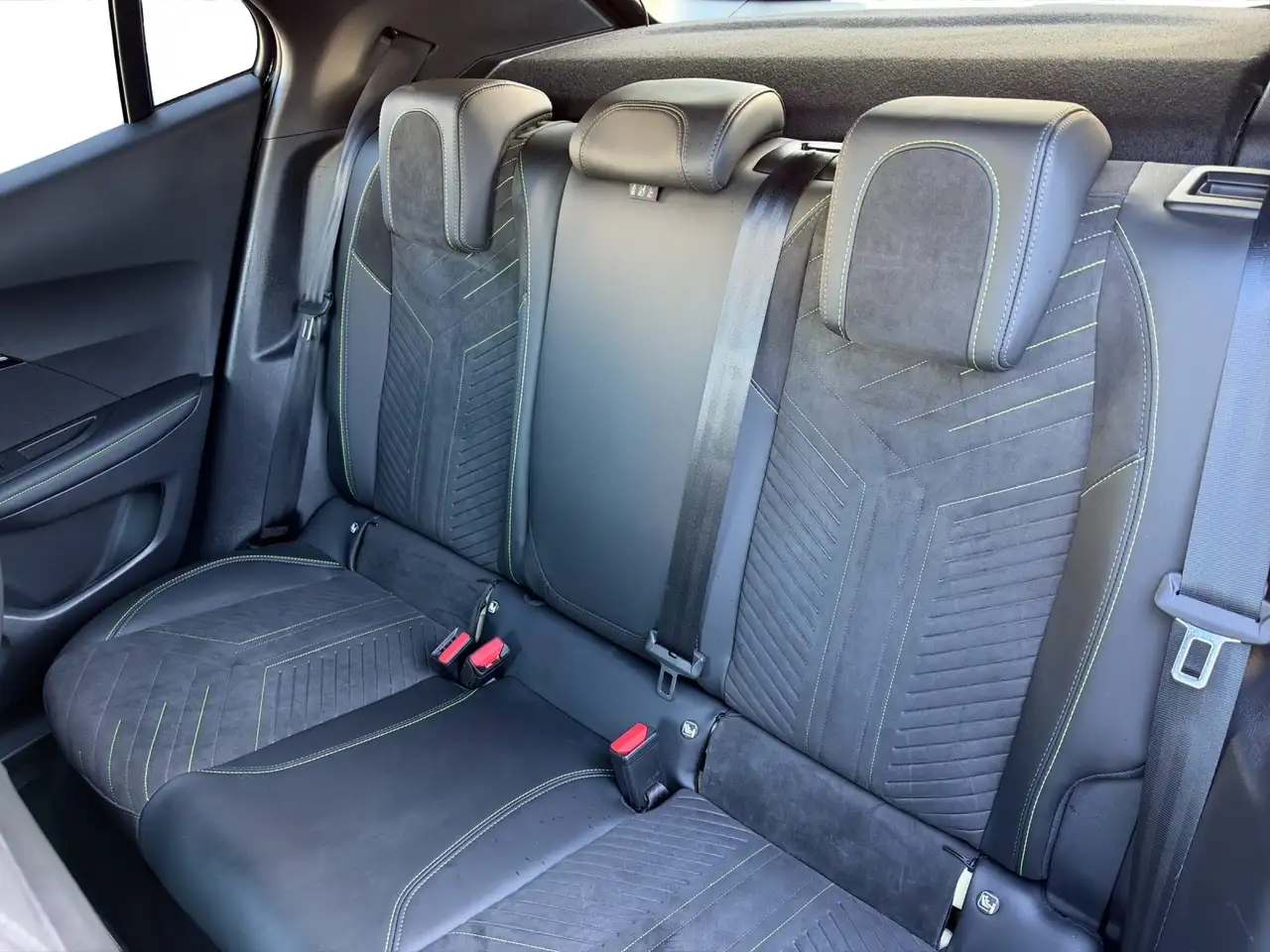 Peugeot 2008 GT PT 130 EAT8 Carplay+SHZ+RFK+LED+LM+Navi — Vehicle gallery 11
