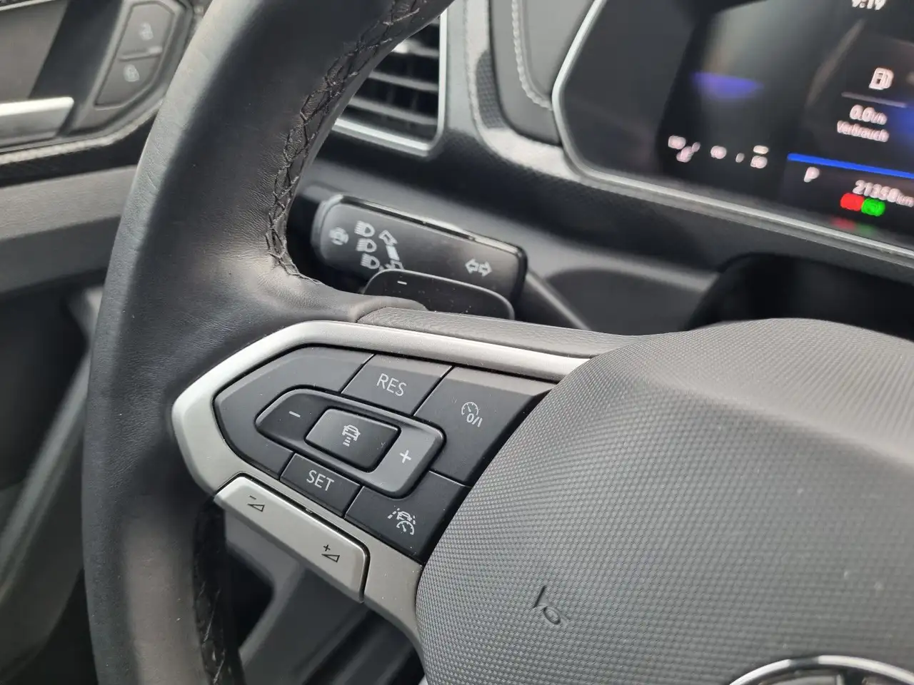 Volkswagen T-Cross 1.0 TSI 85 kW R-Line*Garantie* Kamera — معرض صور السيارة 19
