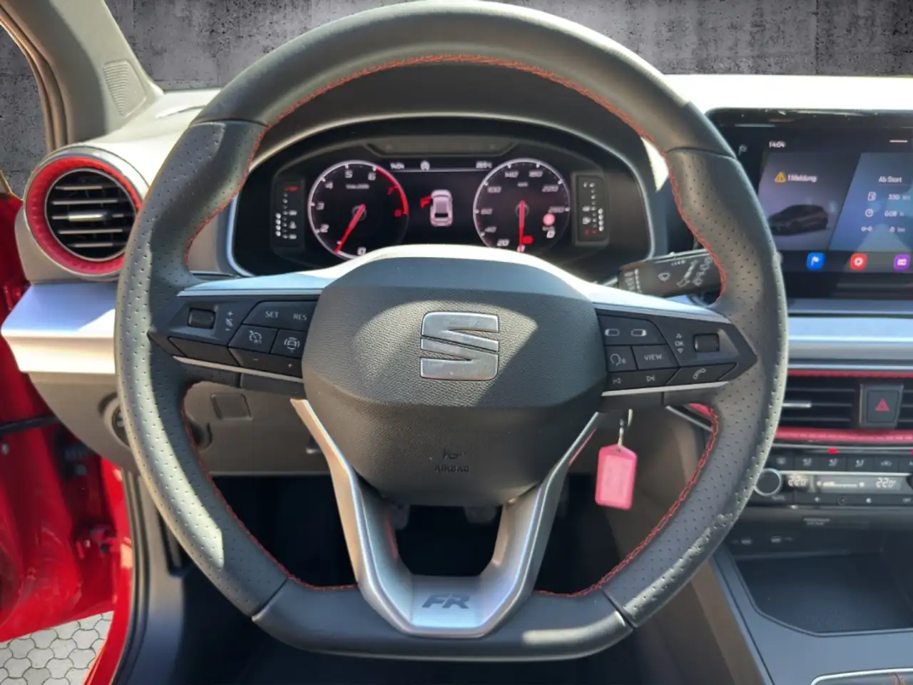 SEAT Ibiza 1.0 TSI FR NAVI FULL LINK GRA SHZ ESP 17 — معرض صور السيارة 9