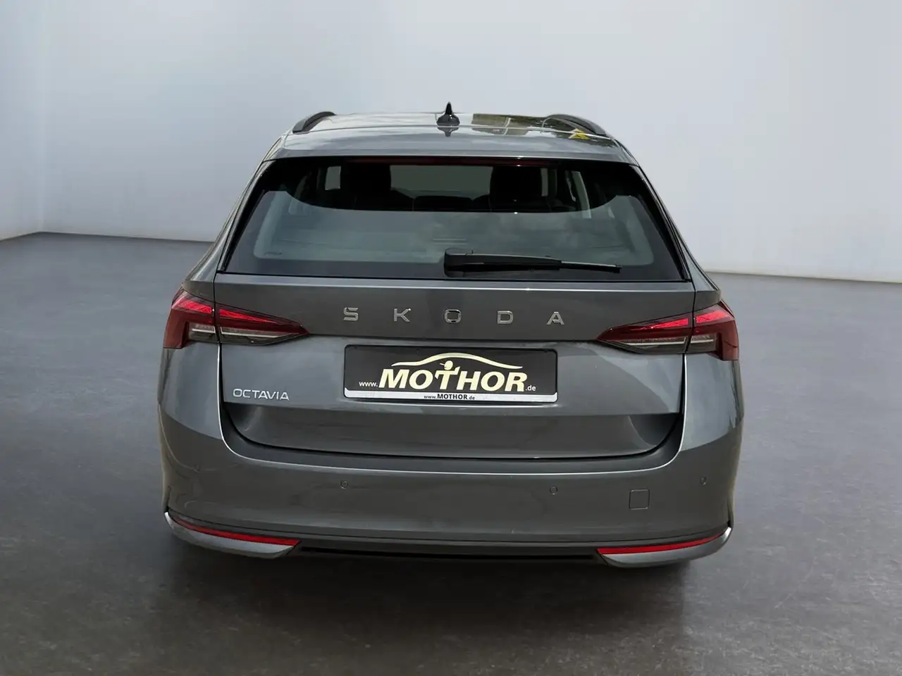 Skoda Octavia Combi Selection 1.5TSI KlimaA PDC KESSY — Galería del vehículo 5