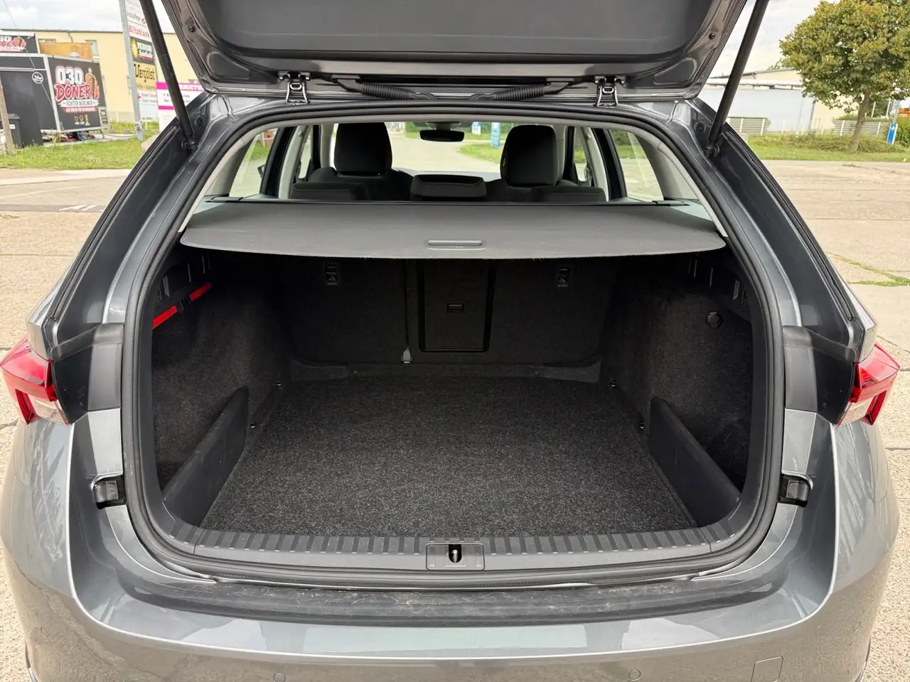 Skoda Octavia Combi Selection 1.5TSI KlimaA PDC KESSY — Galería del vehículo 14