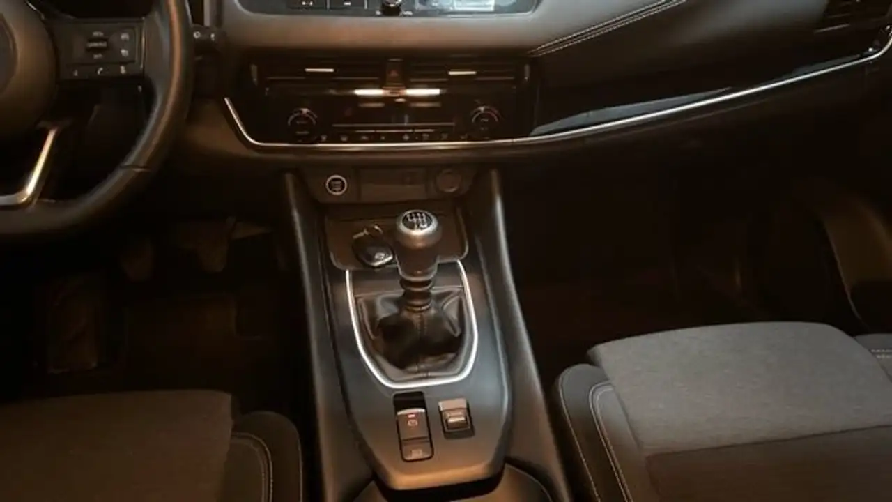 Nissan Qashqai 1.3 DIG-T MHEV 103KW N-CONNECTA 140CV 5P — Galerie du véhicule 16