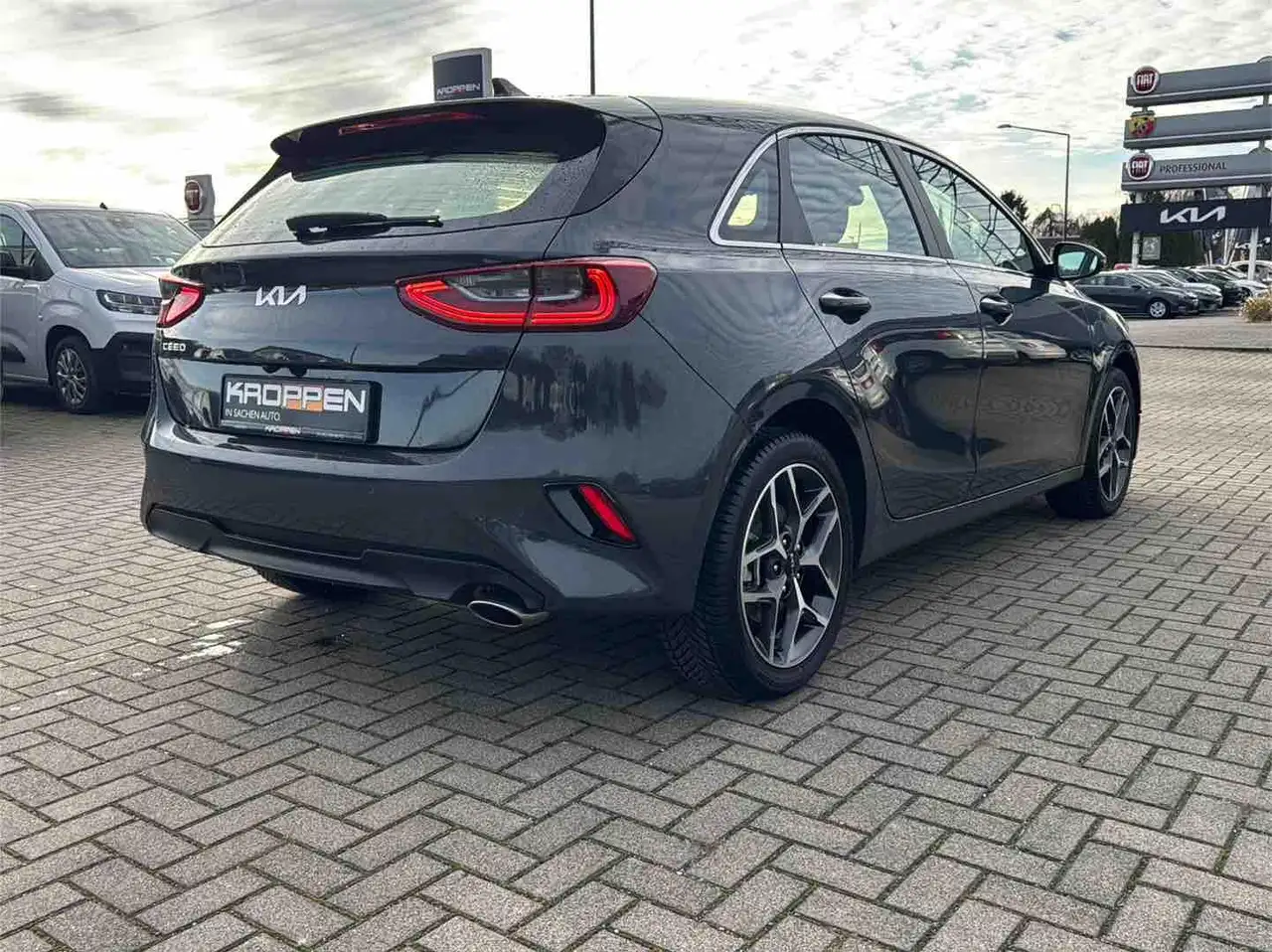 Kia Ceed / cee'd Spirit DCT7 Navi SHZ LHZ Android CarPlay Totw. M+S — Vehicle gallery 3