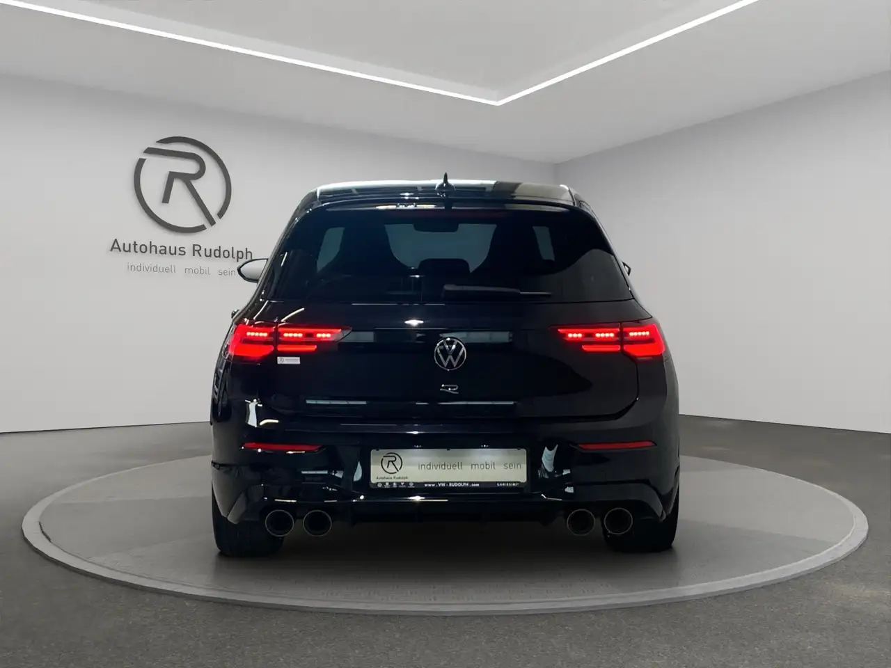 Volkswagen Golf VIII R "Performance" 2.0 TSI DSG 4Motion — Galería del vehículo 16