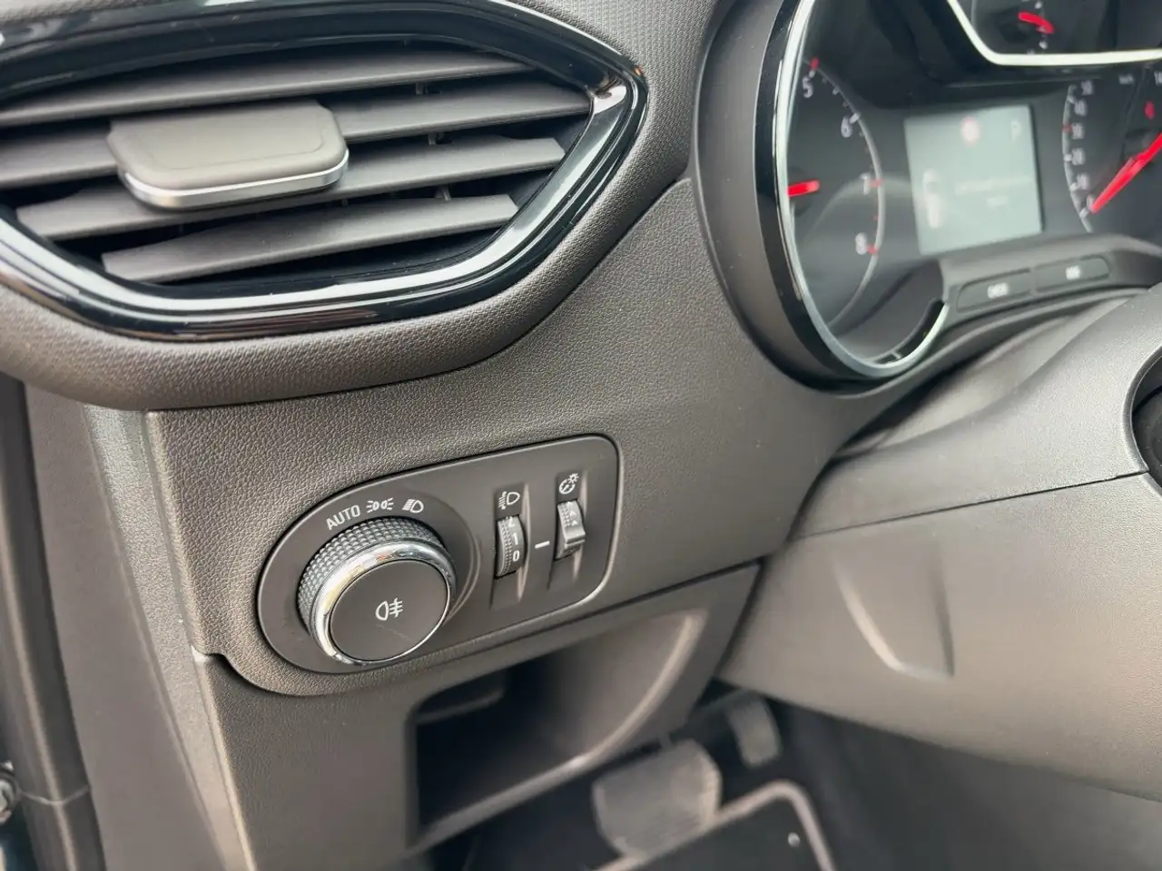 Opel Crossland 1.2 Enjoy LED+Kamera+Winterpaket — Vehicle gallery 16