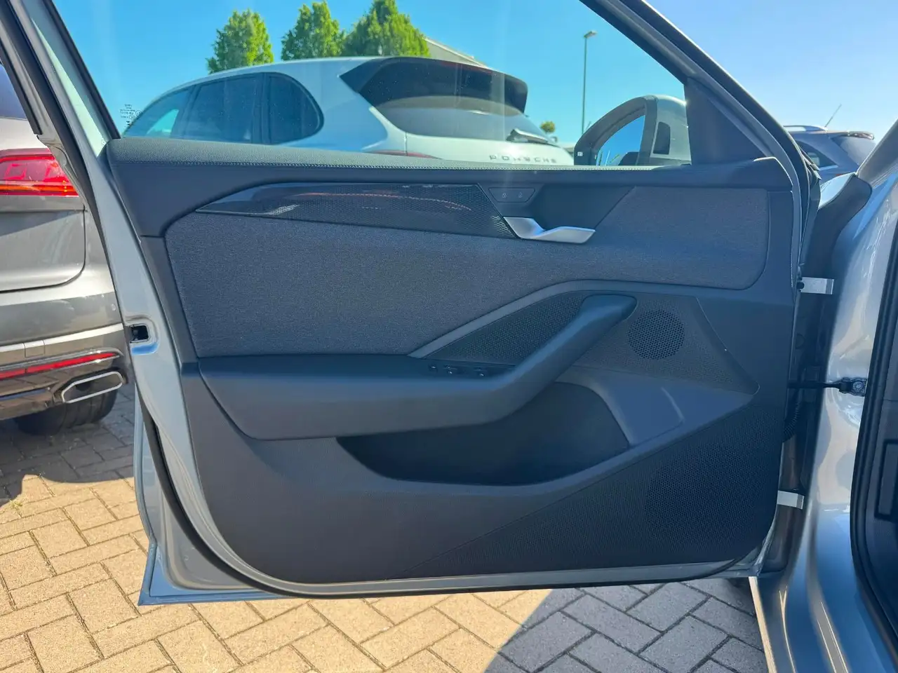 Volkswagen Passat Variant 1.5 eTSI *ACC*LED*RFK* — معرض صور السيارة 12