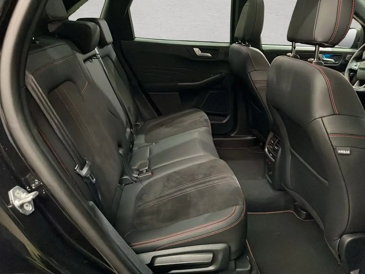 Ford Kuga 2.5 Duratec FHEV ST-LINE X — Vehicle gallery 21
