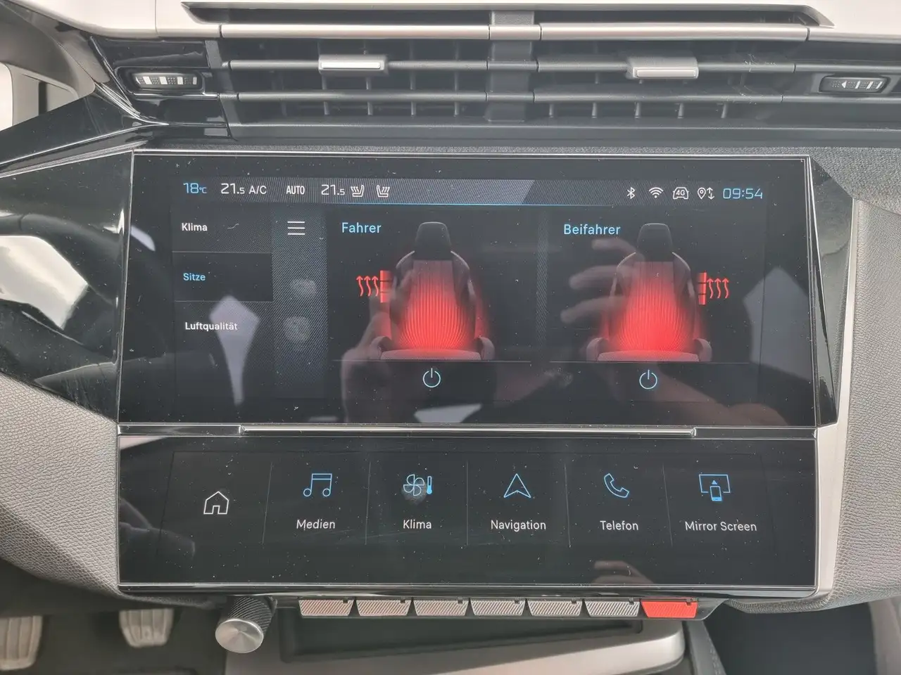 Peugeot 308 SW Allure 130 *SITZHEIZ*TEMP*NAVI* — Galería del vehículo 17