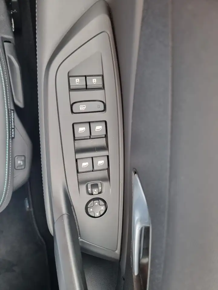 Peugeot 308 SW Allure 130 *SITZHEIZ*TEMP*NAVI* — Galería del vehículo 25