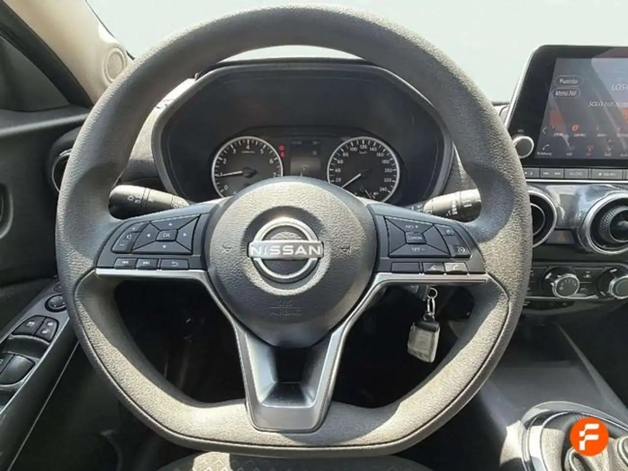 Nissan Juke DIG-T 84 kW (114 CV) 6M/T Acenta — Galería del vehículo 11