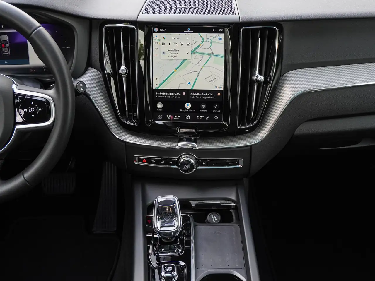 Volvo XC60 T8 AWD Black Edition Plus Plug-in Hybrid AHK — Galería del vehículo 11