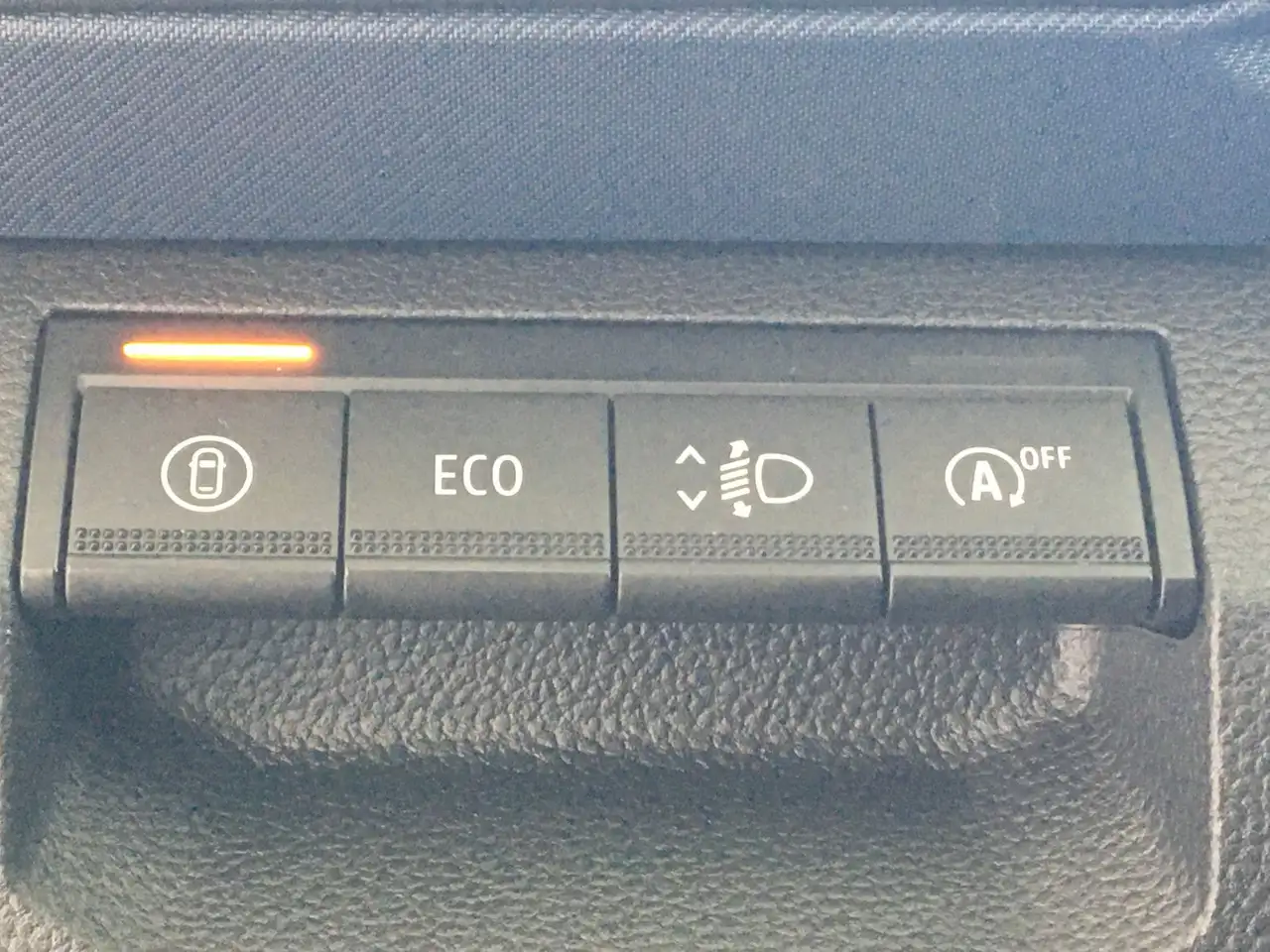 Dacia Duster III TCe 130 Journey/1.Hd/LED/Navi/Temp — Galería del vehículo 30