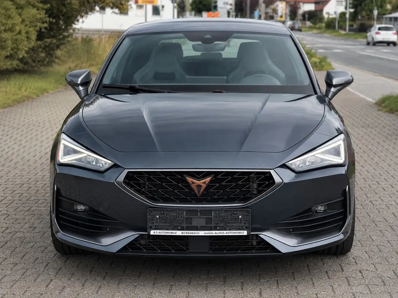 CUPRA Leon VZ Dynamik Paket *BEATS*ACC*VIRTUAL*VOLL* — Vehicle gallery 2