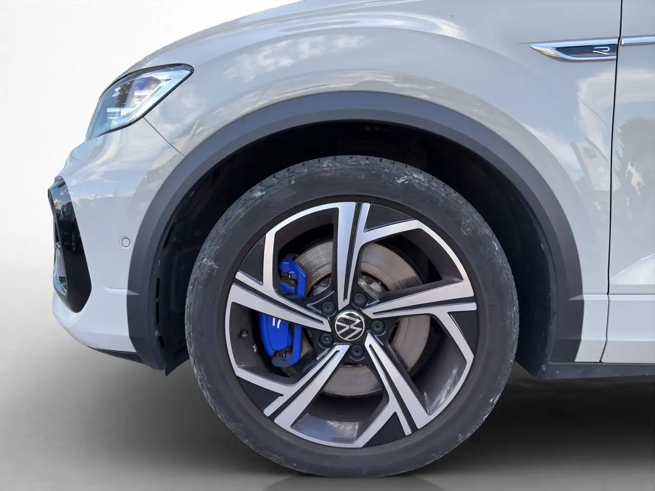 Volkswagen T-Roc 2.0 TSI 4M DSG*NAVI*KAM*PDC*LED*SHZ* — Galería del vehículo 11