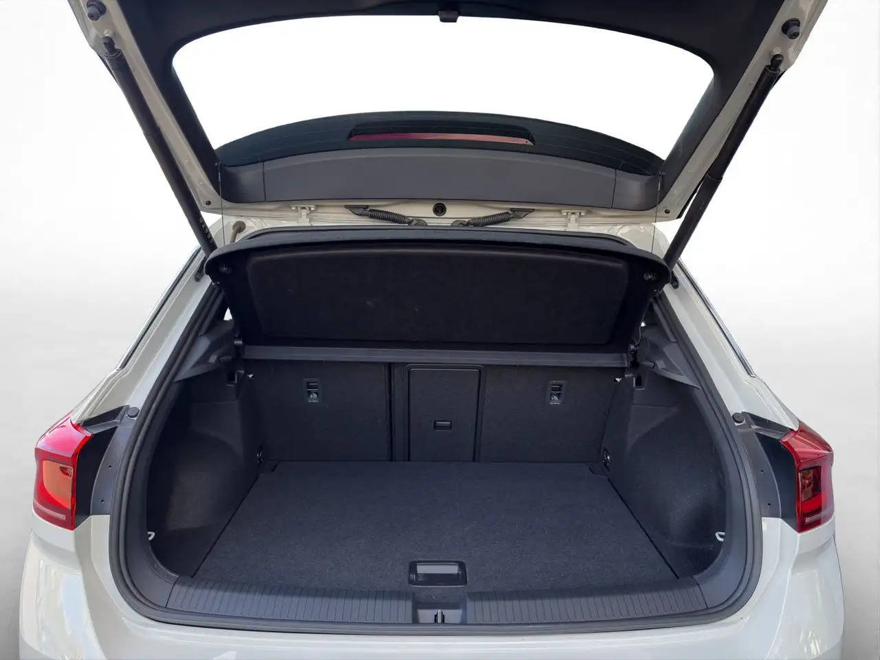 Volkswagen T-Roc 2.0 TSI 4M DSG*NAVI*KAM*PDC*LED*SHZ* — Galería del vehículo 10