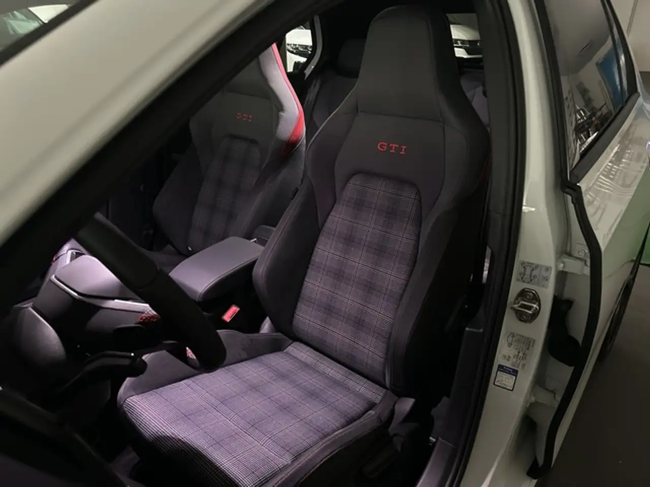 Volkswagen Golf GTI 2.0 TSI DSG Black Style Rückfahrkamera — معرض صور السيارة 6