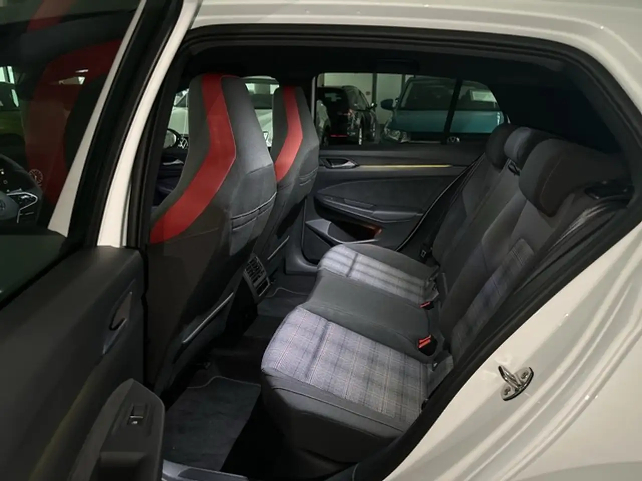 Volkswagen Golf GTI 2.0 TSI DSG Black Style Rückfahrkamera — معرض صور السيارة 8