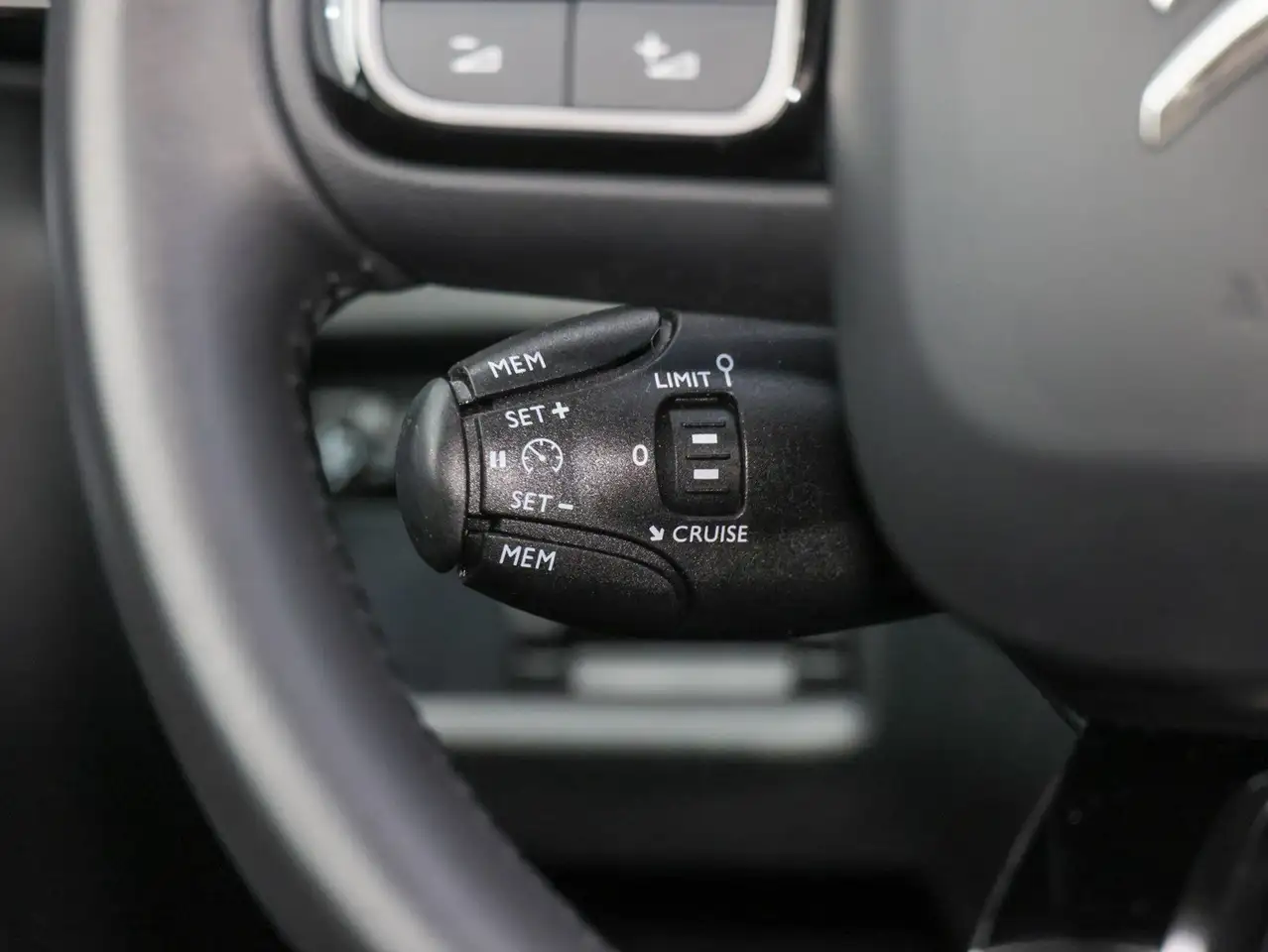 Citroen C5 Aircross 1.2 136 C-Series Sitzh./ Kam/ Klimaau. — معرض صور السيارة 14