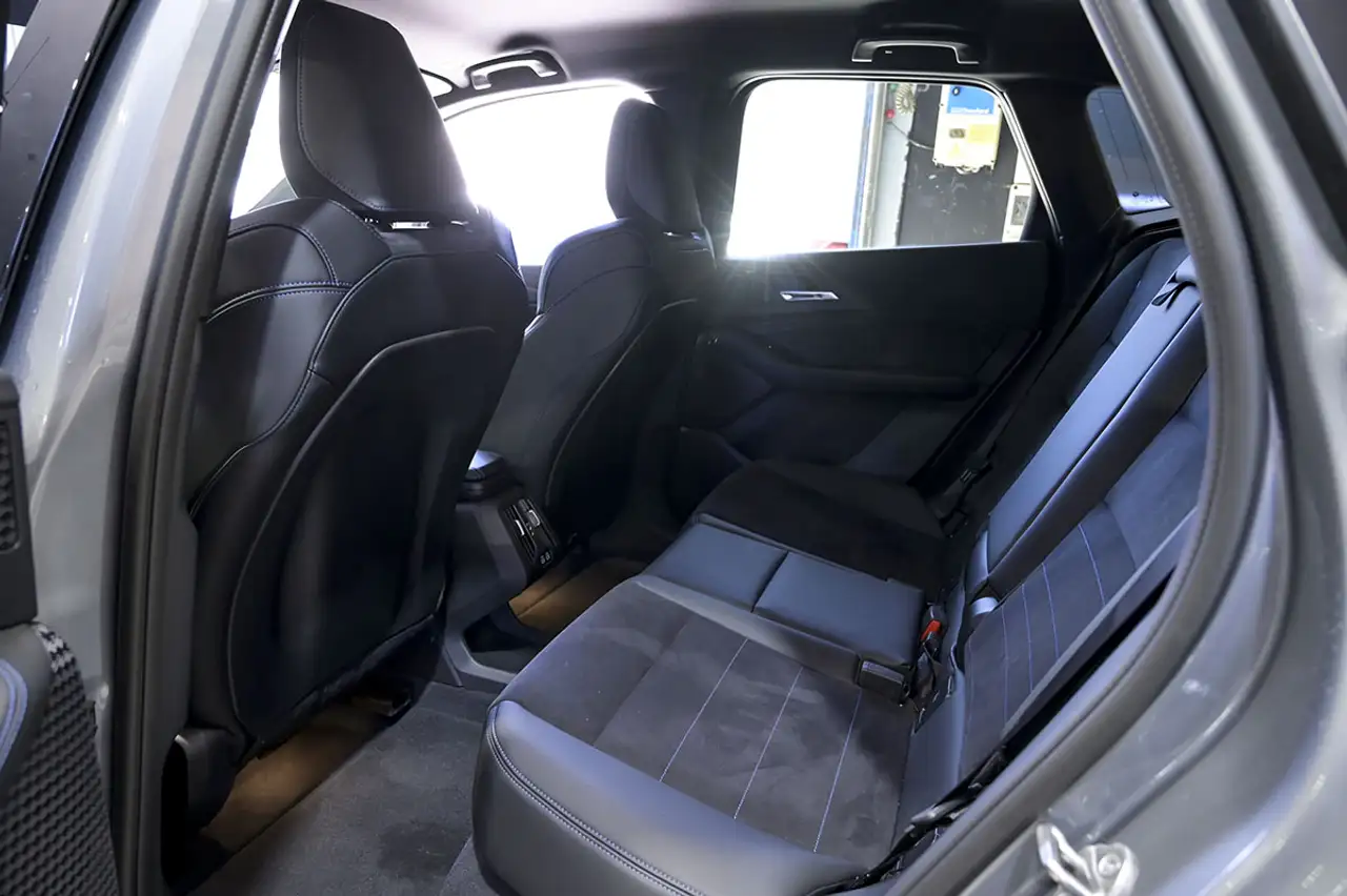 BMW 225 225e xDrive — Vehicle gallery 17