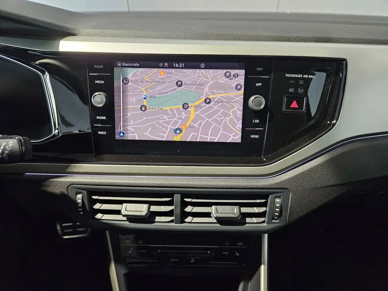 Volkswagen Polo 1.0 TSI Move DSG AHK LED ACC RFK Navi GJR — Vehicle gallery 12