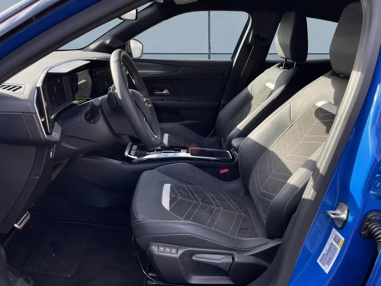 Opel Mokka AT GSLine*Kamera*ALCANTARA*WinterPaket*ACC — Galería del vehículo 11